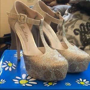 Cream/Tan High Heels